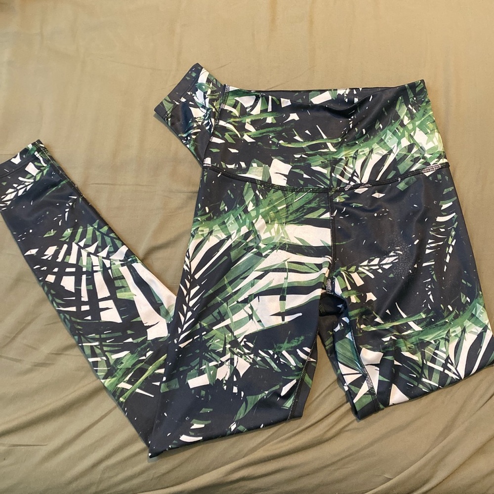Beyond Yoga Luxe Palm Frond Tropical Print legging
